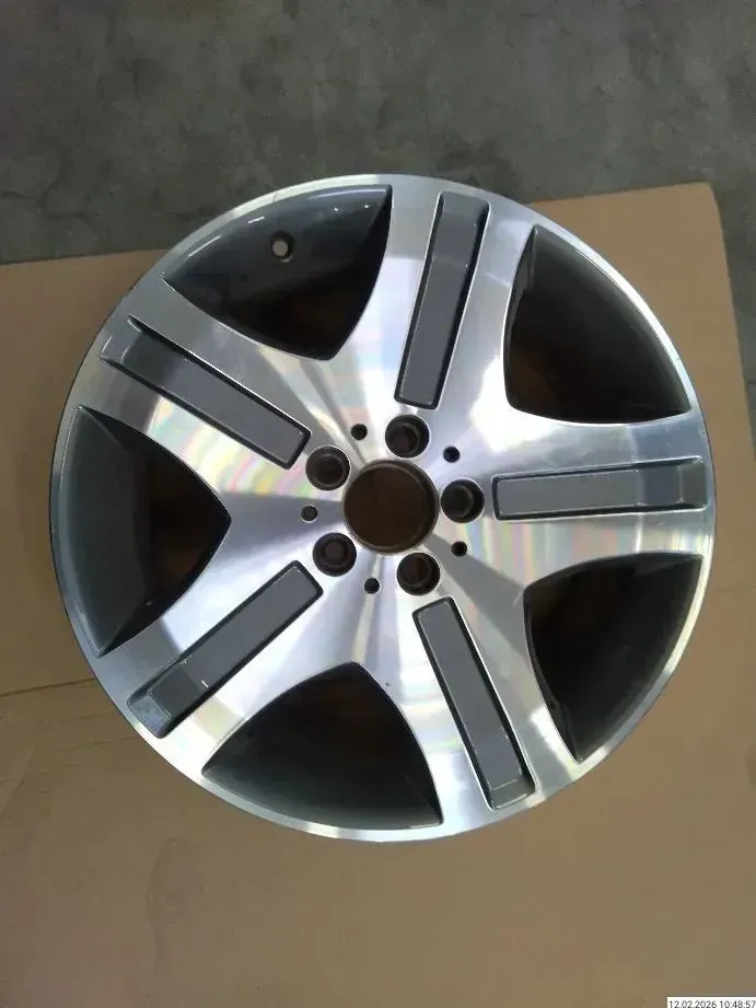 Mercedes S-Klasse W221 8,5 X 18 ET43 LK112 A2214015202 – Originalfelge - Bild 1